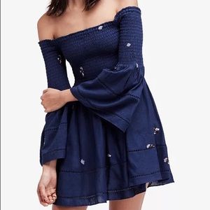 FREE PEOPLE - Counting Daisies Embroidered Off The Shoulder Dress